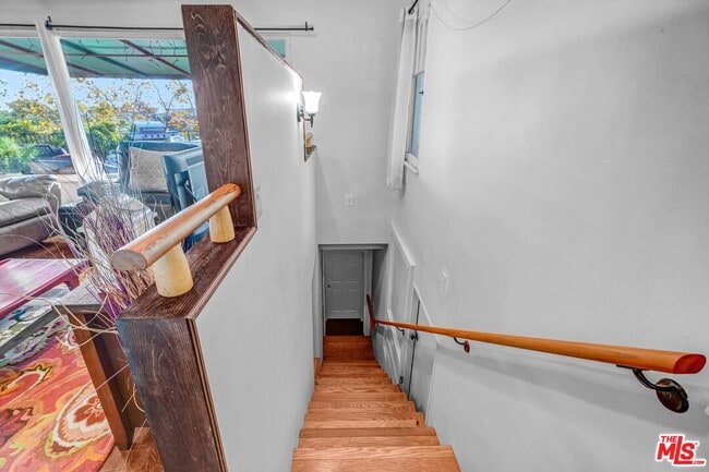 Building Photo - 212 3rd Ave