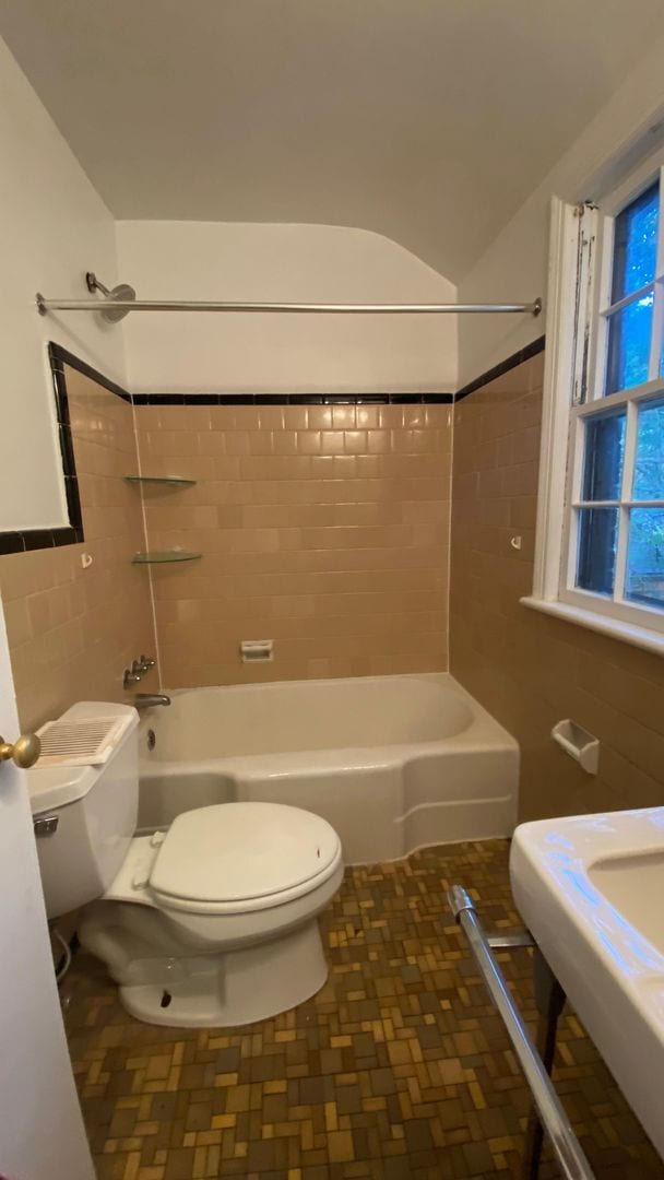 Building Photo - 3 Bedroom in Woodmoor available ASAP!!