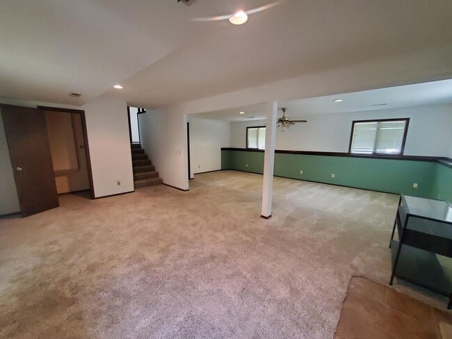 Building Photo - Large Family home in Chelsea Est. just SW ...