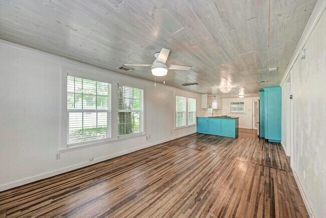 Building Photo - 1407 Leona St