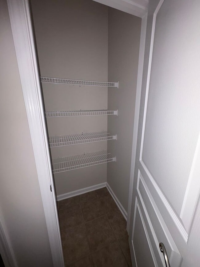 Building Photo - Cotton Creek!!!