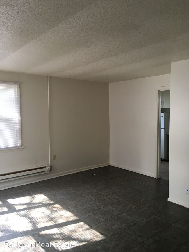 Building Photo - Studio, 1 bath Apartment - 1512 W. Healey St.