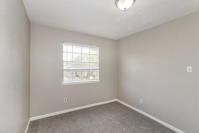 Building Photo - 16202 Samoa Way