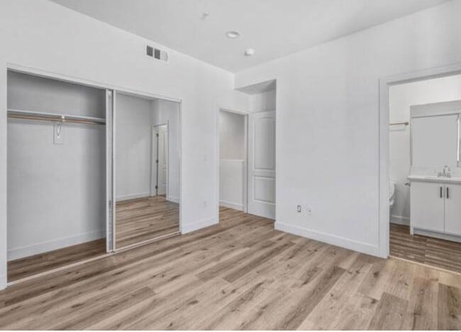 Building Photo - 4647 W 18th St