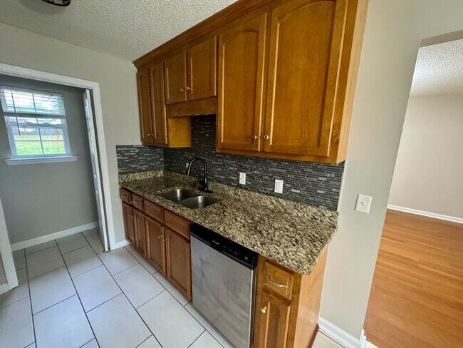 Building Photo - Great Harvest Home for rent