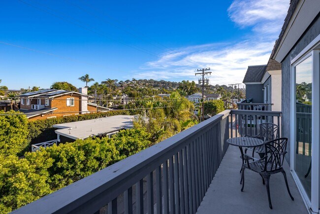Building Photo - 2721 Camino Del Mar