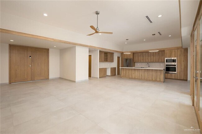 Building Photo - 24 Zenker Ave