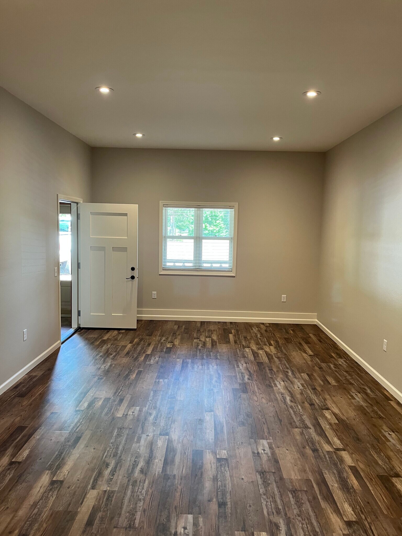 Living Room - 2429 Highway 17