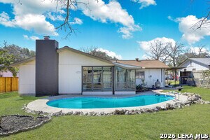 Building Photo - 1015 Cerro Alto Dr