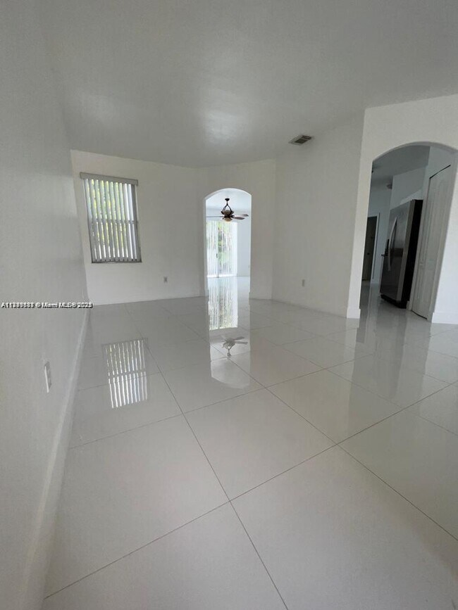 Building Photo - 11300 NW 74th Terrace