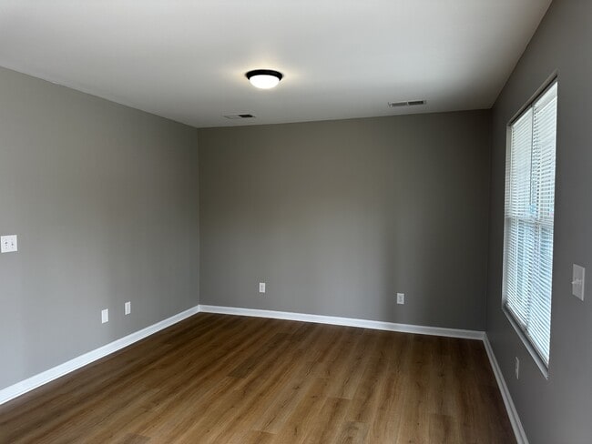 Building Photo - 137 Hickman St