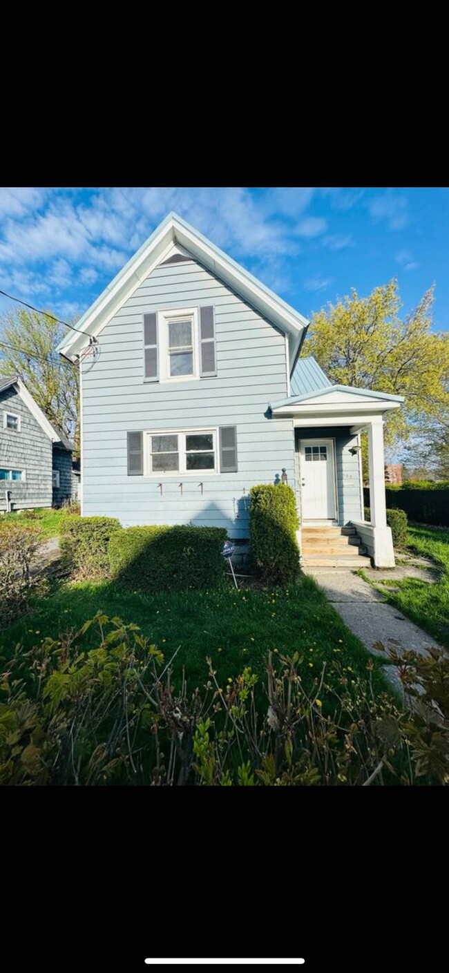 Primary Photo - 522 Curtis St