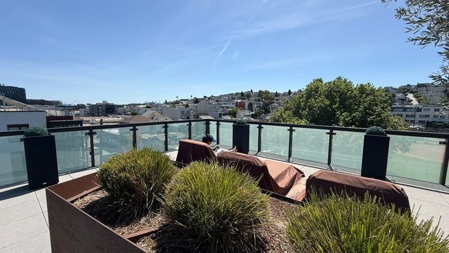Building Photo - Epic REA: Fantastic Potrero Hill Modern 1 BR, 1 BA Condo