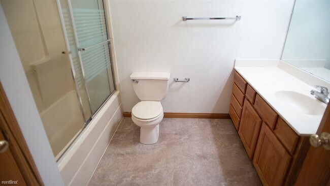 Building Photo - 2 br, 2.5 bath Townhome - The Gables The G...