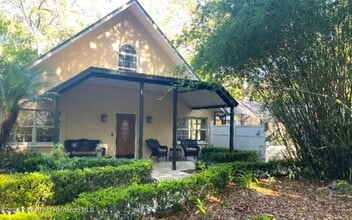 Building Photo - 18816 Cimbora Dr