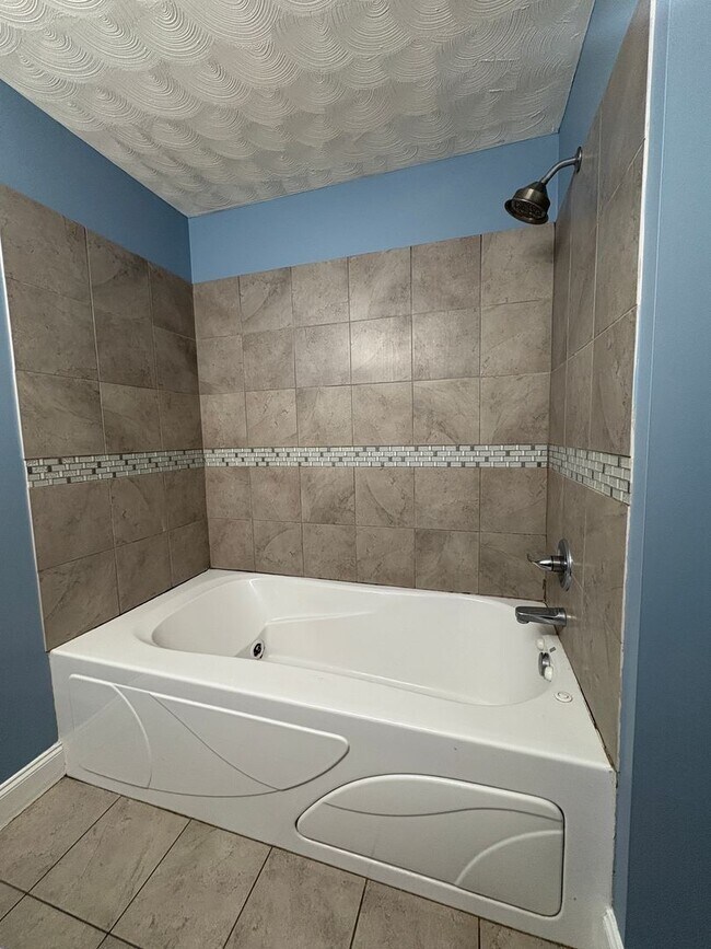 Building Photo - 1303 Collett Ln