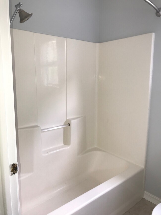 Building Photo - 2010 S Elm St