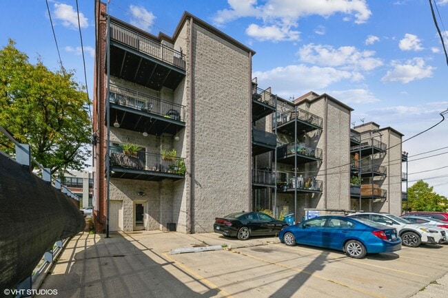 Building Photo - 2841 N Pulaski Rd