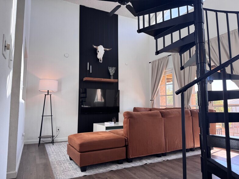 Building Photo - 18811 N 19th Ave