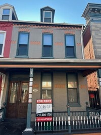 Building Photo - Spacious 4 bedroom House