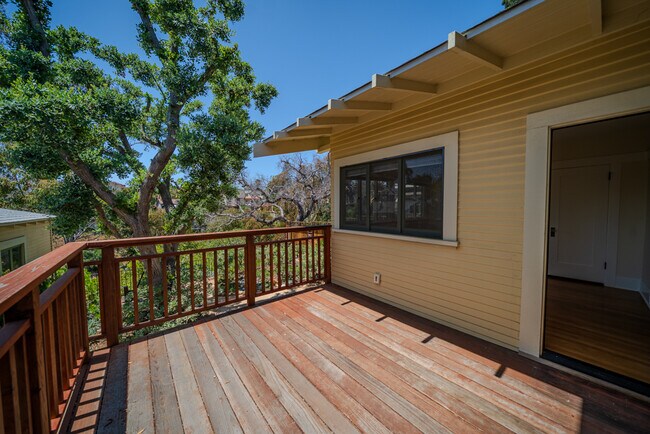 Building Photo - 3924 Alameda Pl