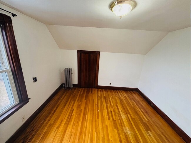 Building Photo - 23 Munroe St