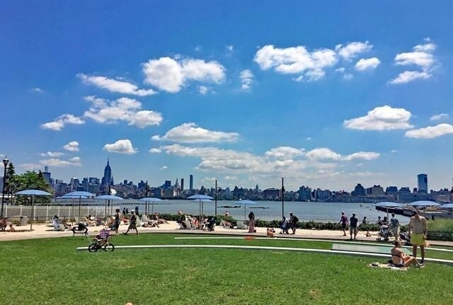 Building Photo - 1 Shore Ln