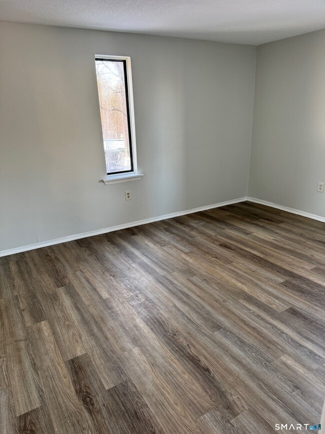 Building Photo - 32 Burgundy Hill Ln