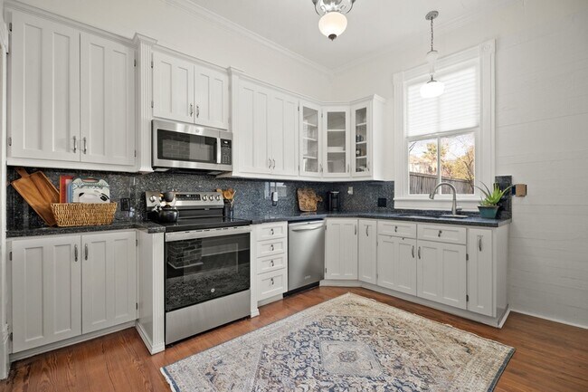 Building Photo - 1512 Rosenberg St
