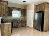 Building Photo - 2708 Primrose Ave