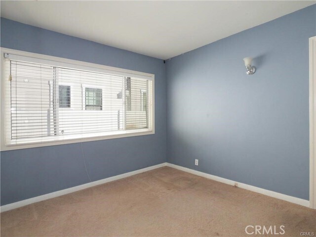 Building Photo - 613 36th St