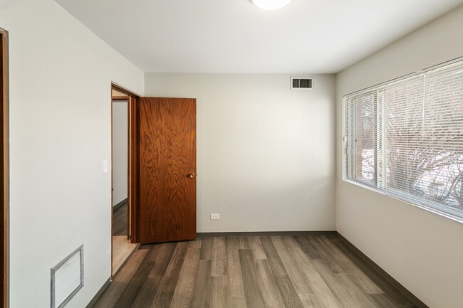 Building Photo - 318 Walker Ave