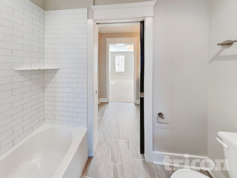 Building Photo - 6813 Charlotte Pike