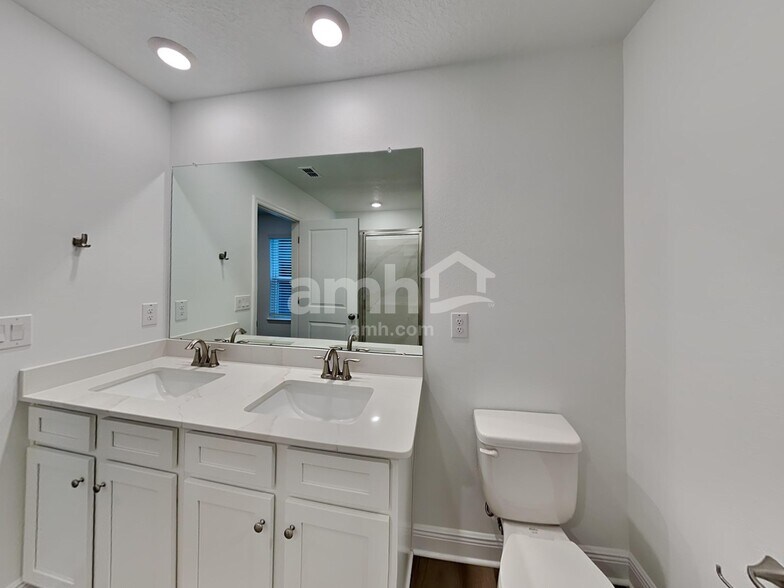Building Photo - 6567 Atlantic Bch Ave