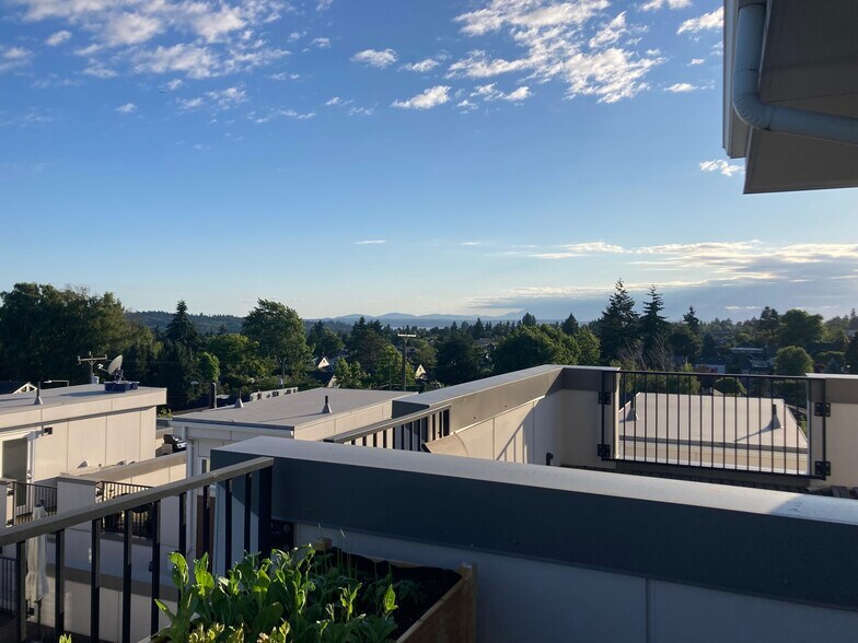 Building Photo - 7508 15th Ave NW