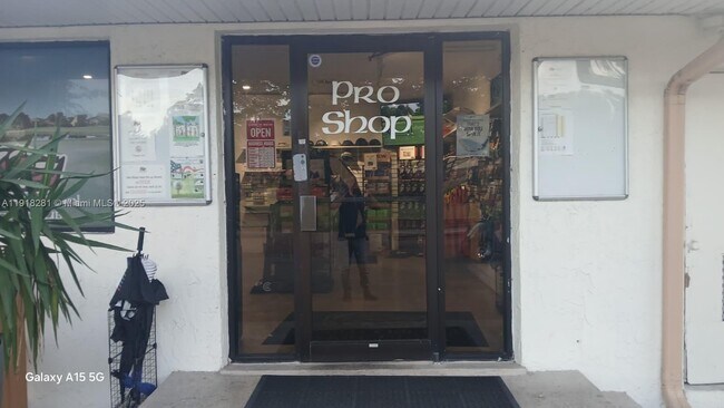 Building Photo - 3851 Estepona Ave