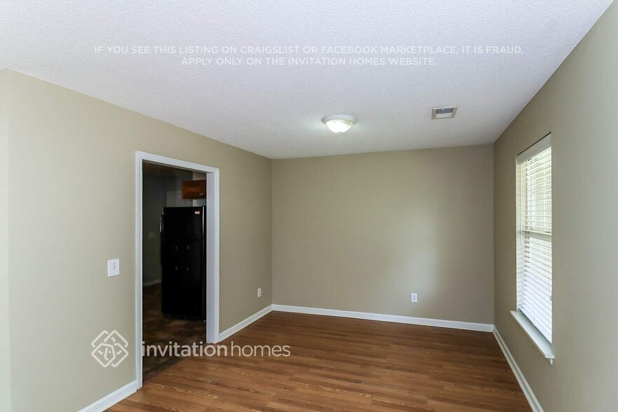 Building Photo - 1870 Chadwick Dr