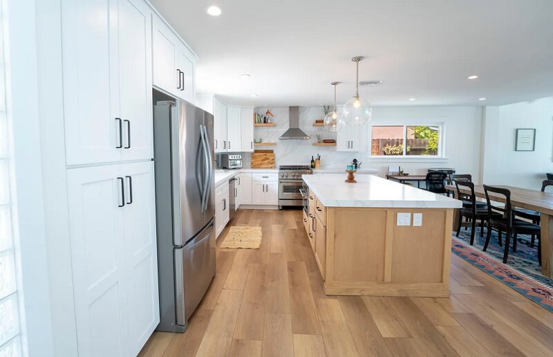 Building Photo - 2858 Drake Ave