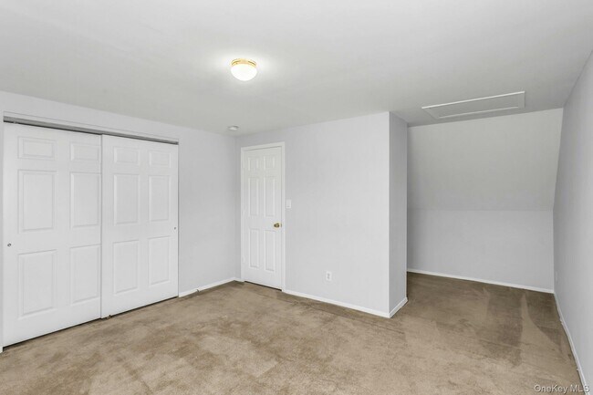 Building Photo - 27 Apollo Ln