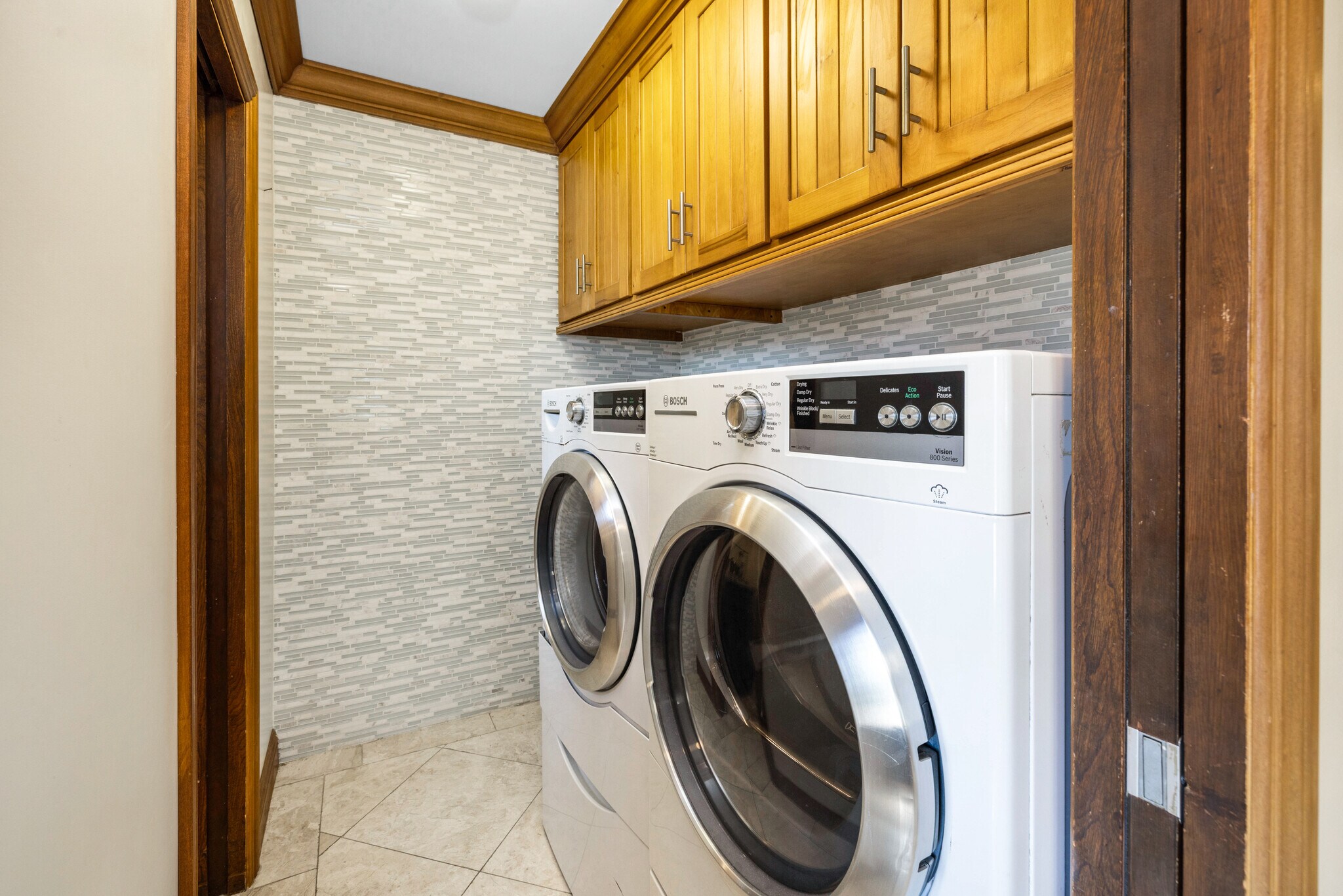 Building Photo - 401 Holmwood Dr