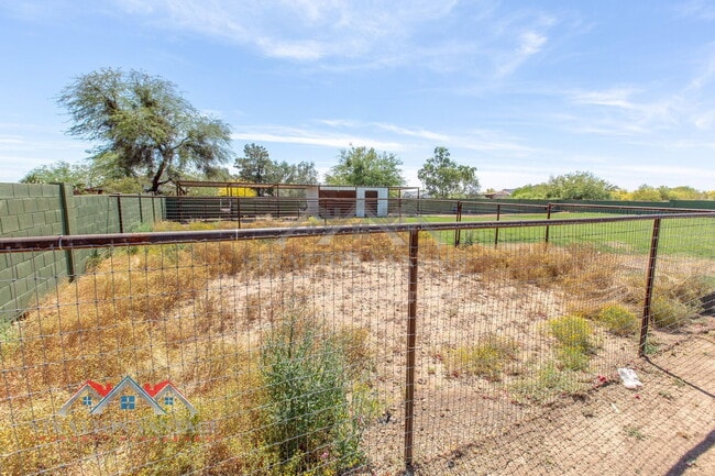 Building Photo - 38414 N 12th St