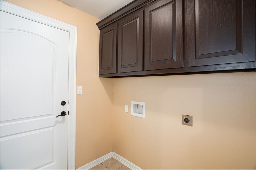 Building Photo - 308 Benites St