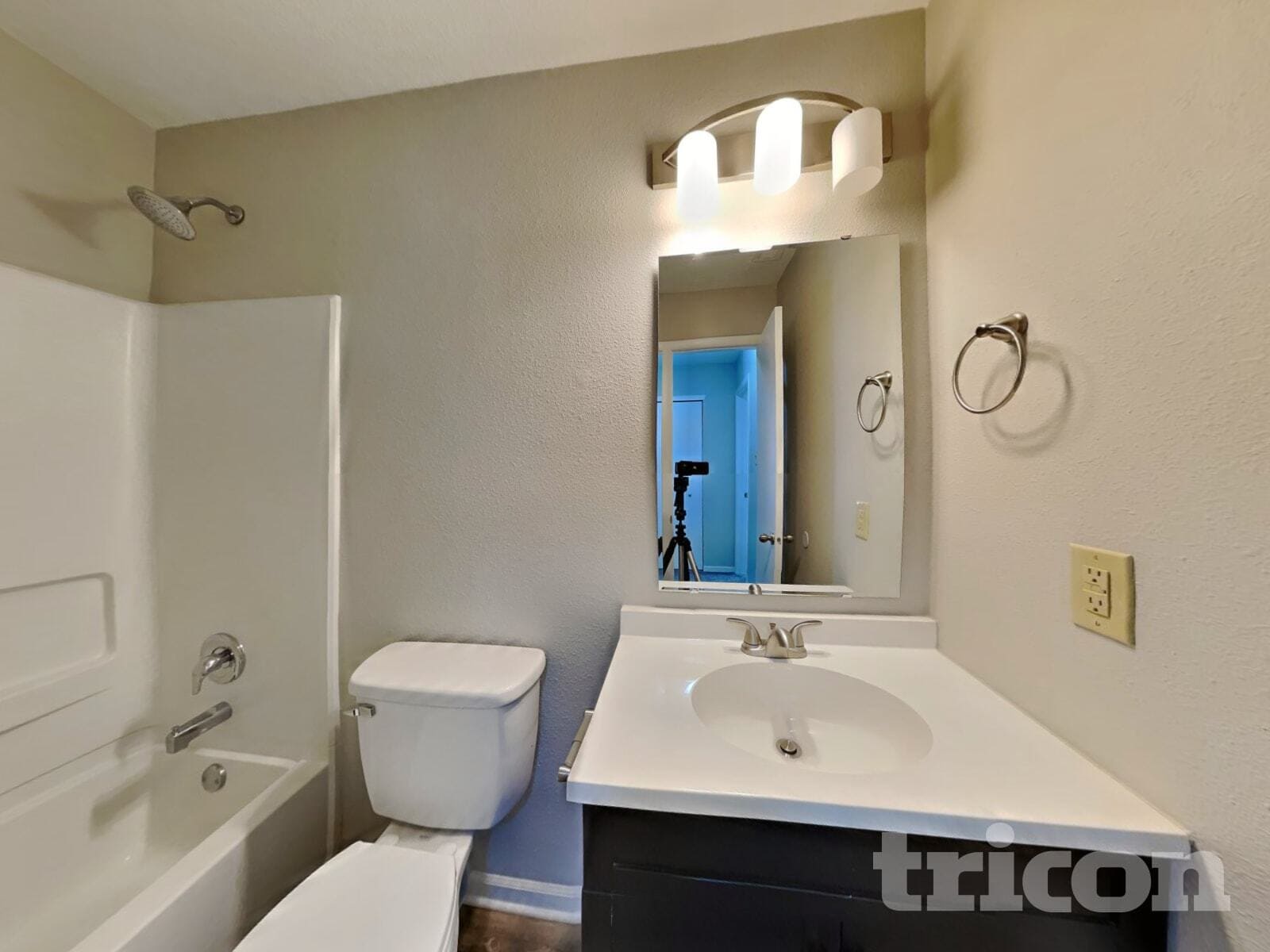 Building Photo - 695 Cross Wind Dr