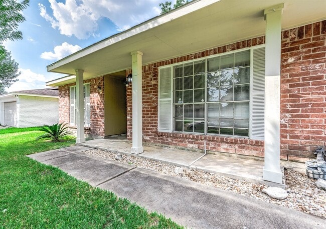Building Photo - 13706 Towneway Dr