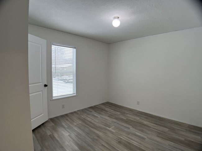 Building Photo - 7155 126th St W