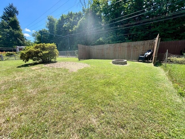 Building Photo - Gorgeous 3-Bedroom Home in Drexel Hill with Garage! Available mid-May!