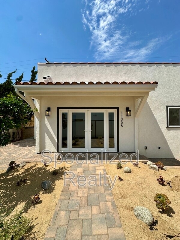 Building Photo - 1135 Scofield Dr