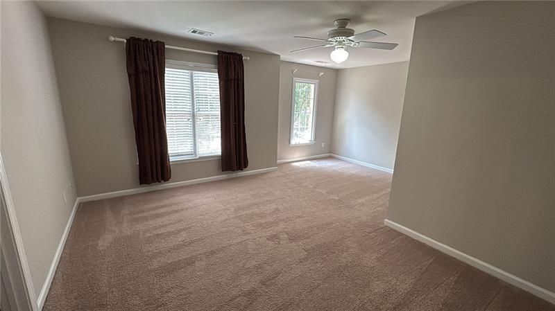 Building Photo - 1880 Willshire Glen