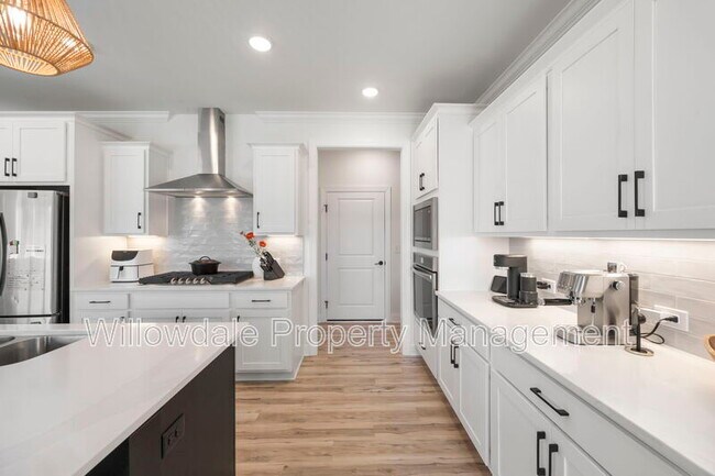 Building Photo - 2020 Moonraker Dr