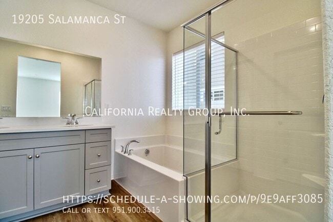 Building Photo - 19205 Salamanca St